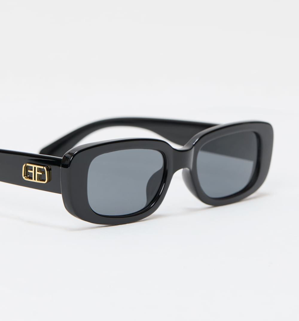 Gafas ovaladas detalle logo