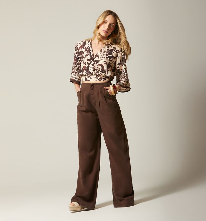 Pantalon tiro alto bota ancha
