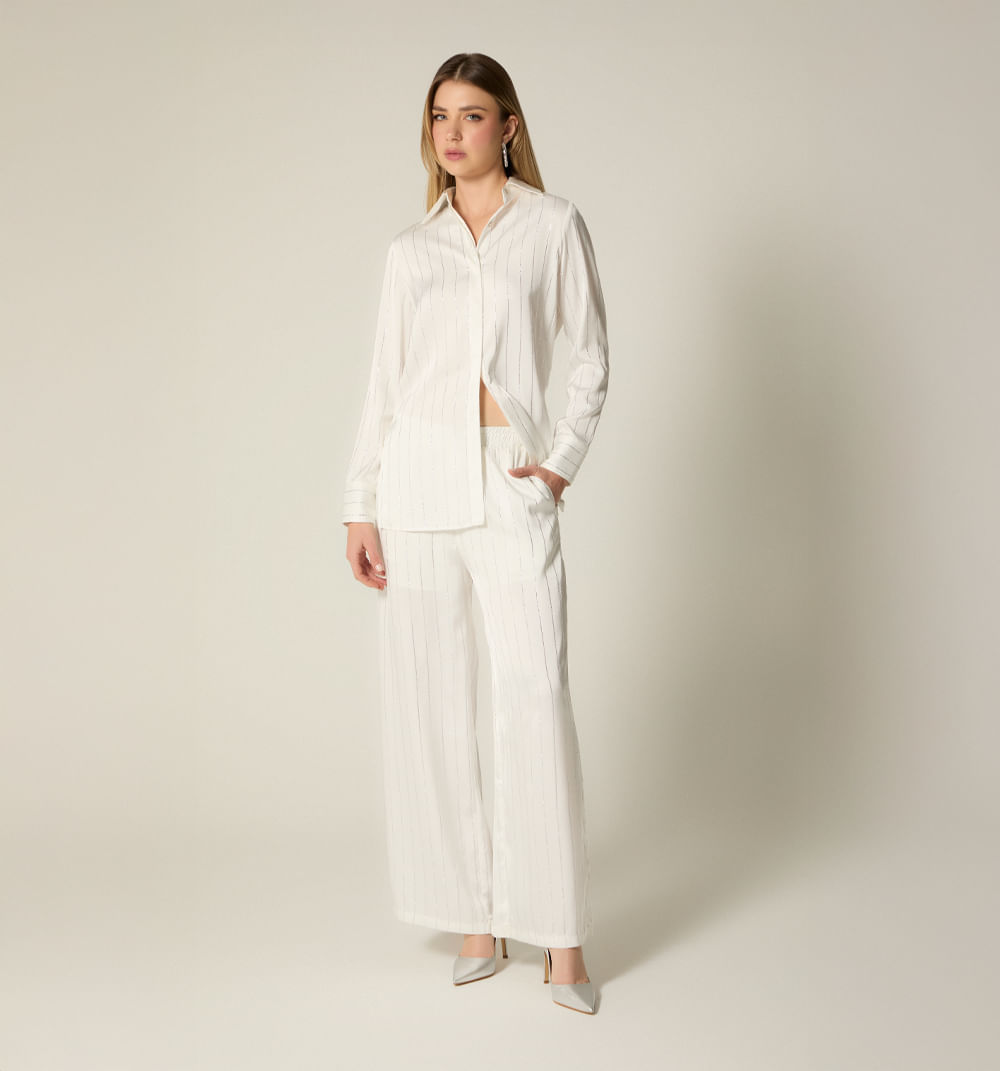 Pantalon tipopalazo con hot fix