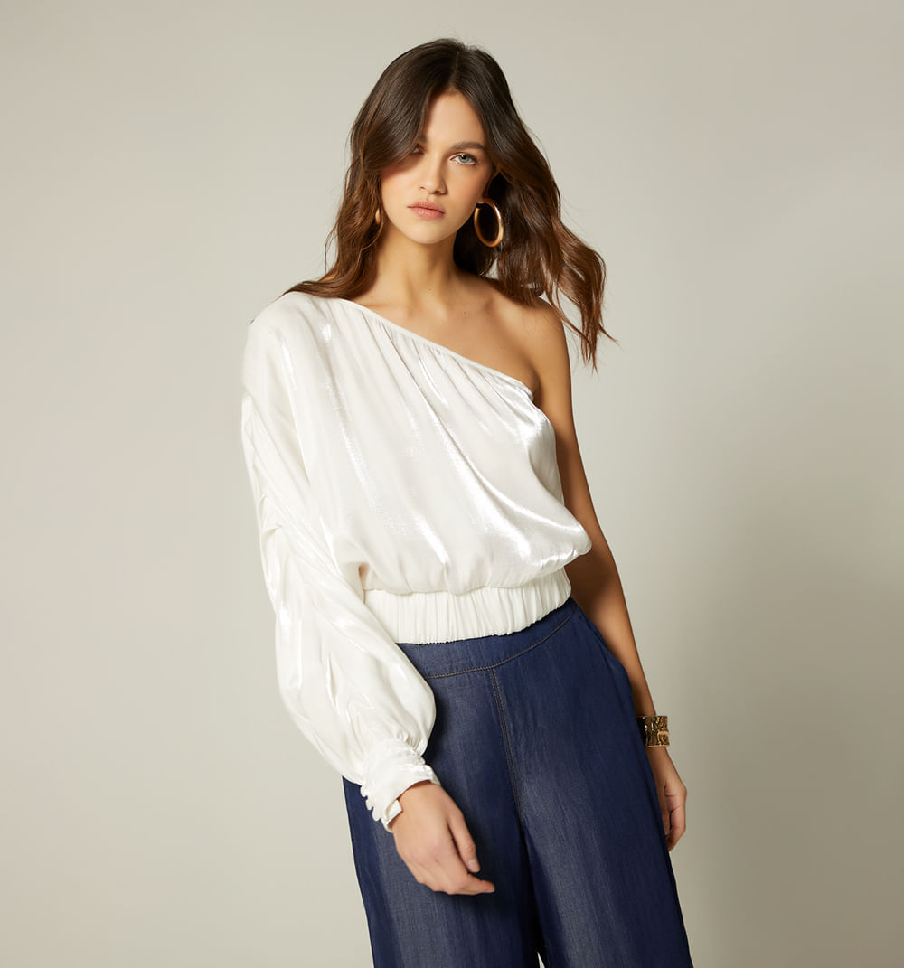 Blusa una manga drapeada
