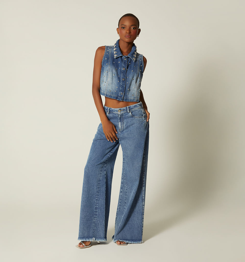 Chaleco con cortes y cristales