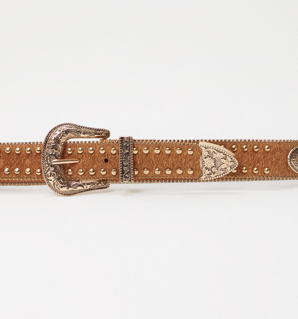 Correa de pelo con taches y herrajes