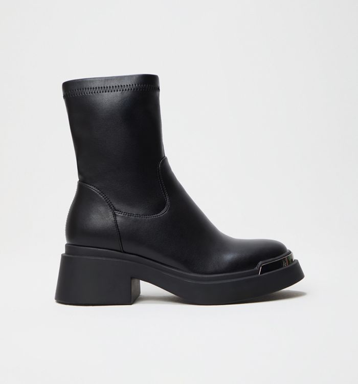 Botin con puntera metalica