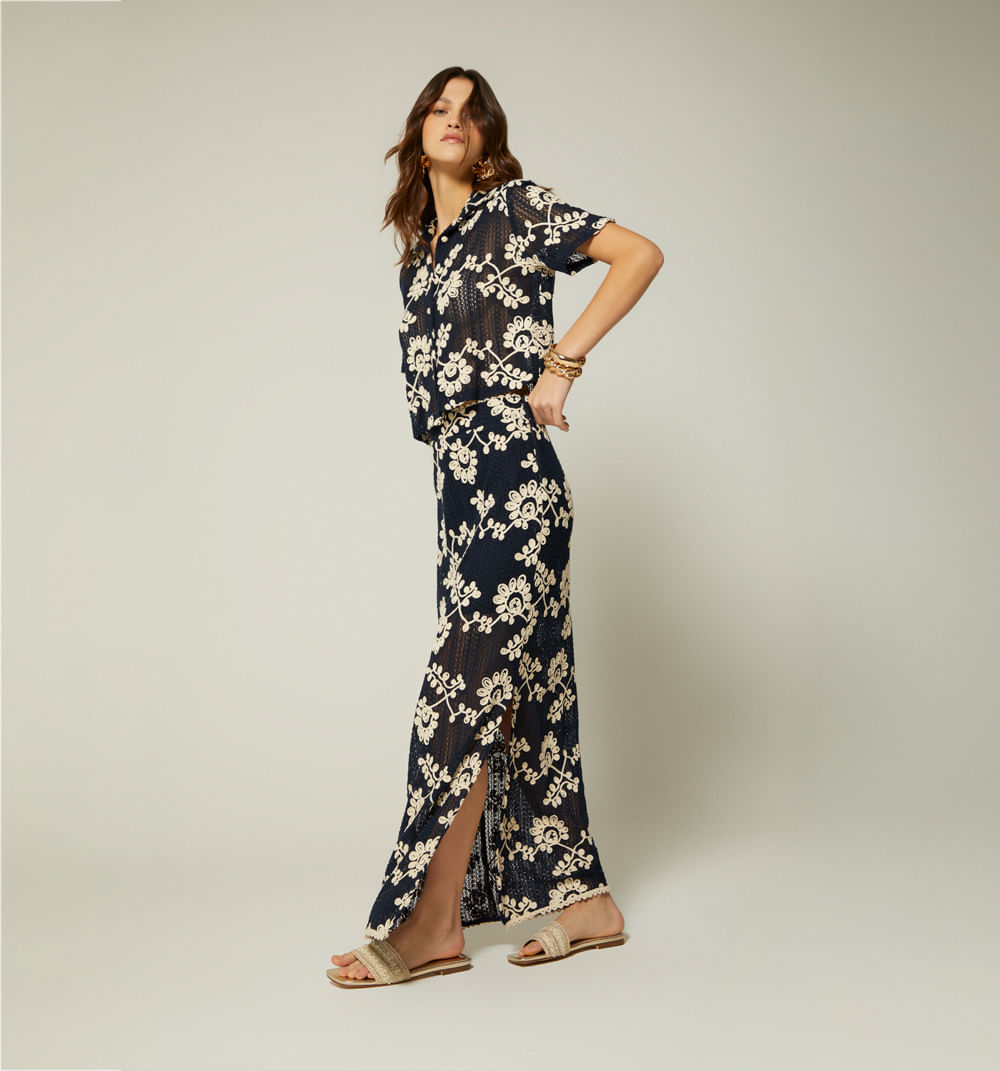 Falda larga con abertura