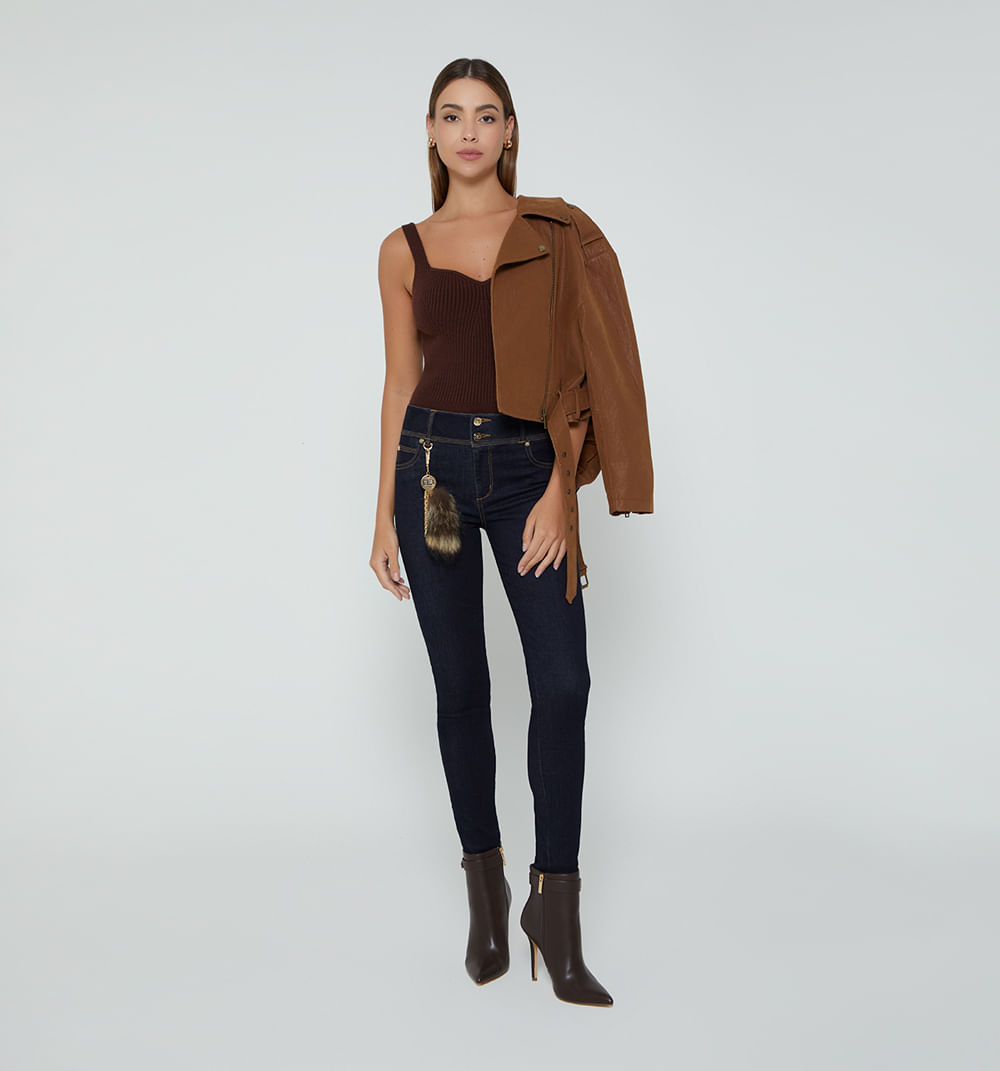 Jean ultraslim levanta cola