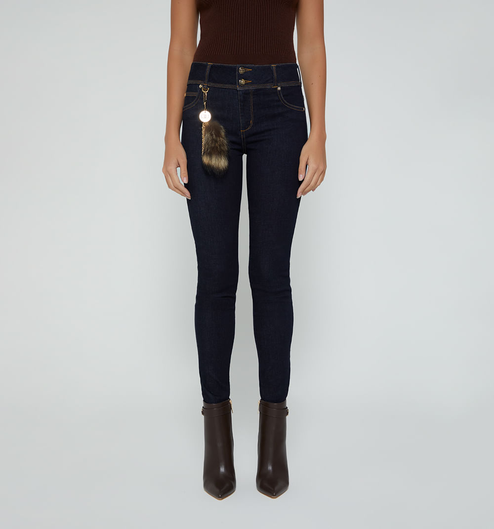 Jean ultraslim levanta cola