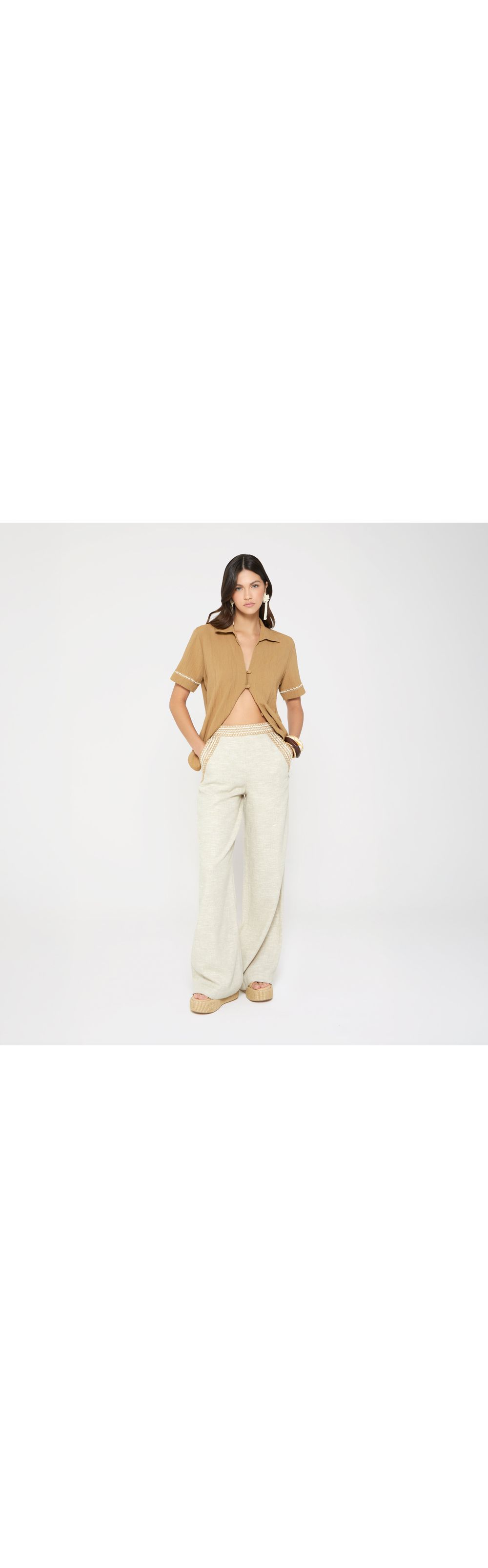 Pantalon tiro alto con pasamaneria