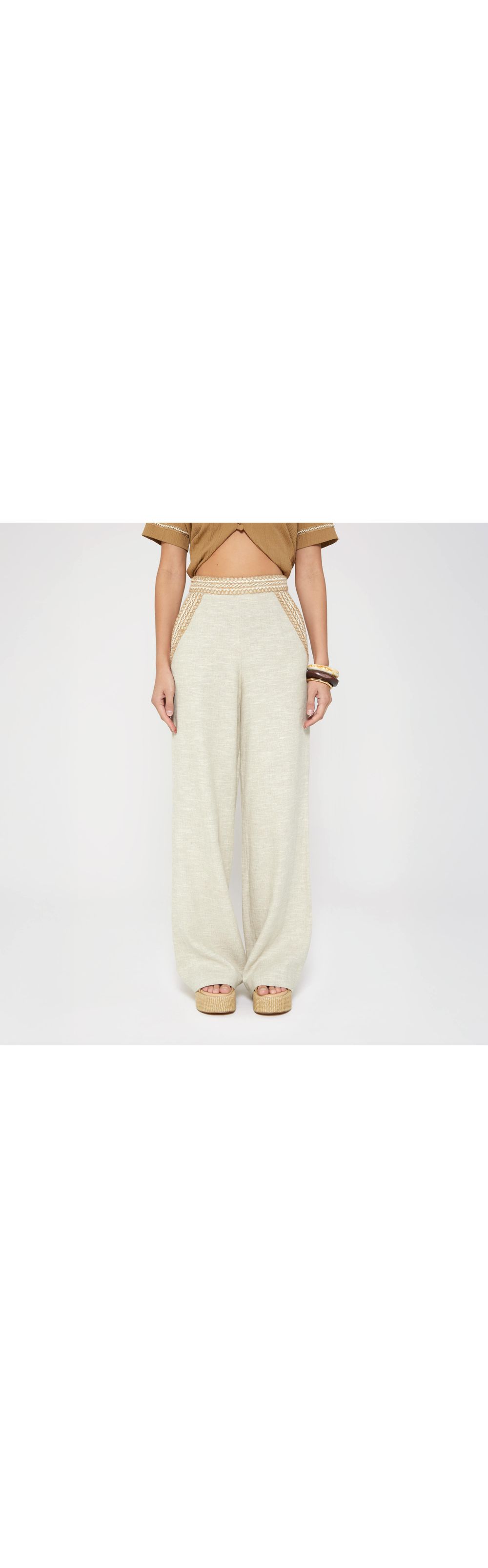 Pantalon tiro alto con pasamaneria