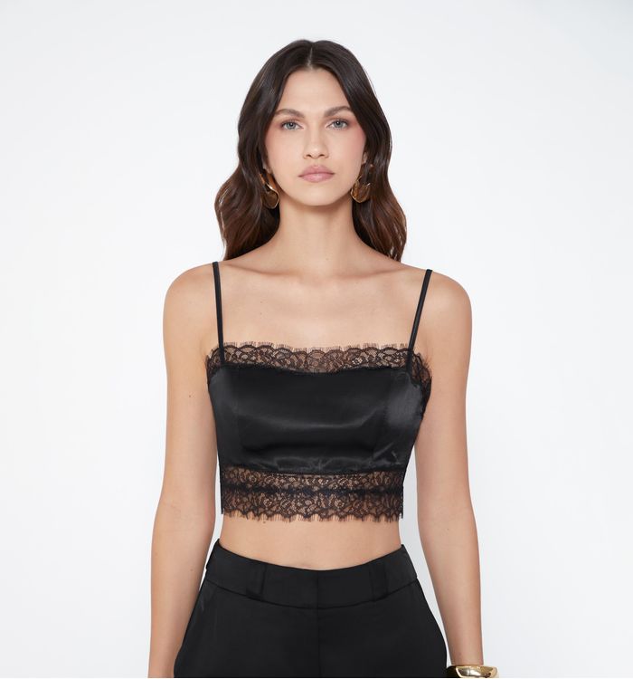 Blusa de tiras crop en blonda