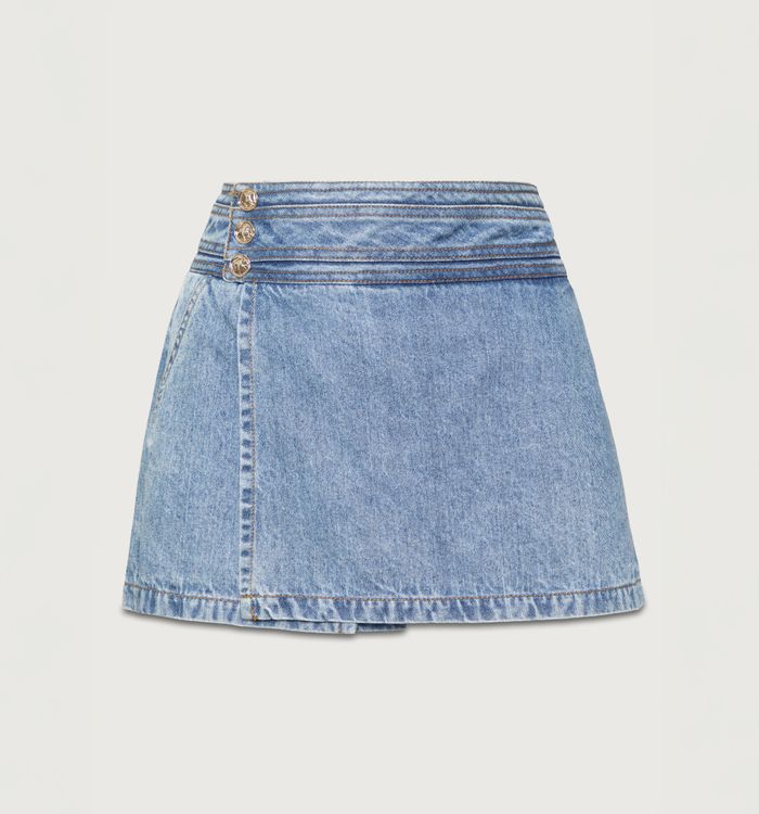 Falda short con broches