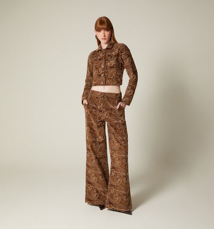 Chaqueta corta en jacquard corduroy