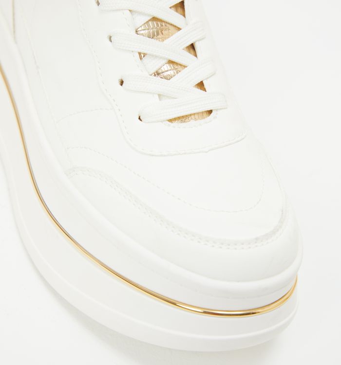 Tenis plataforma con detalles dorados