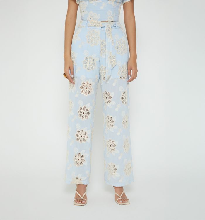 Pantalon palazzo con escalerilla