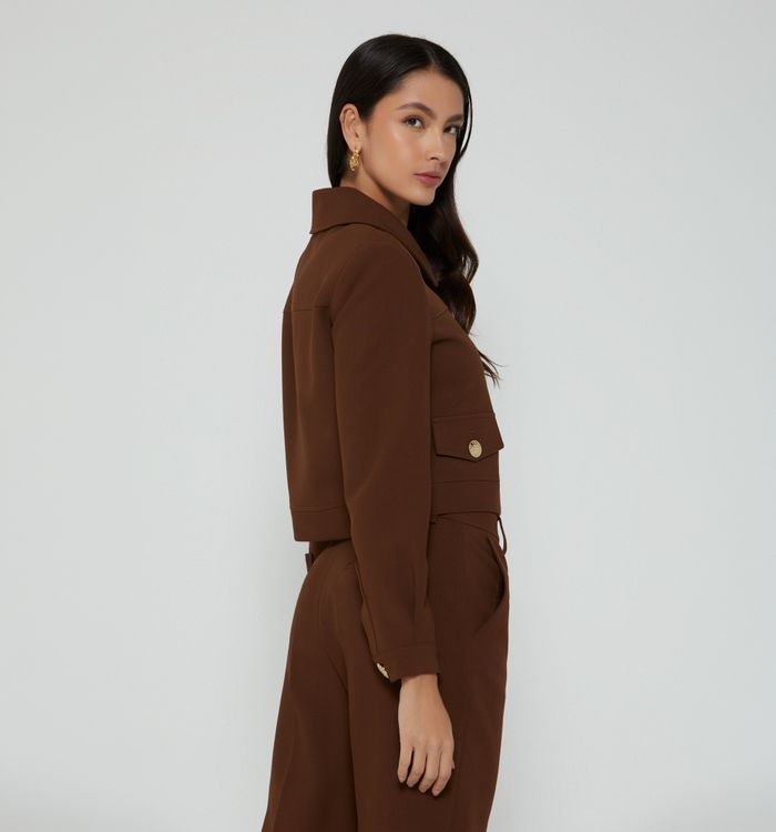 Chaqueta con botones frontales