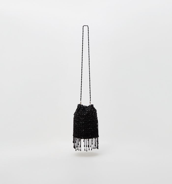 Bolso de mano con flecos en pedreria