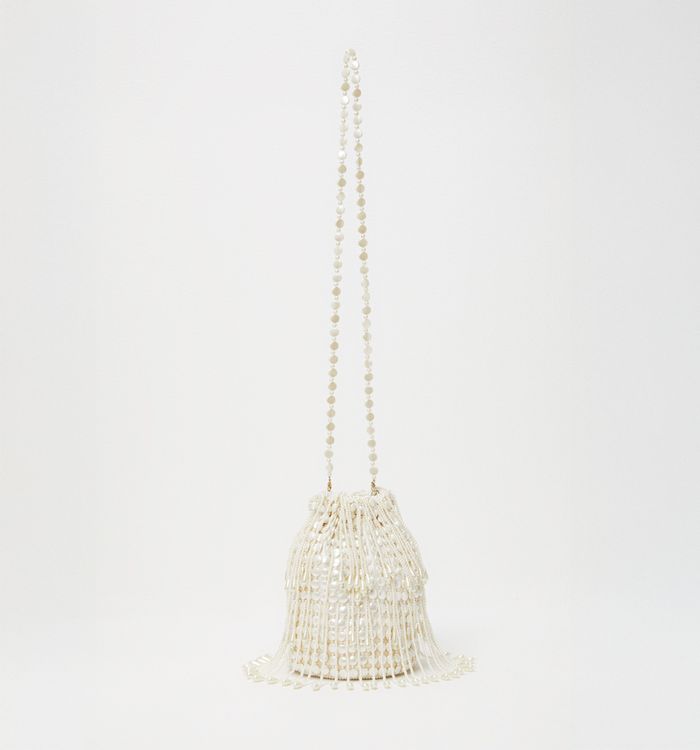Bolso manos libre bucket con perlas