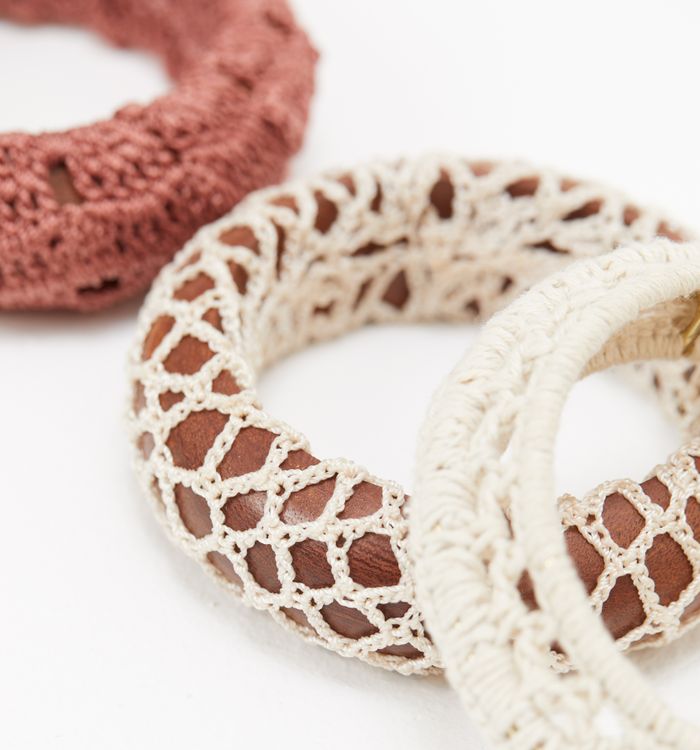 Brazalete madera y crochet setx3