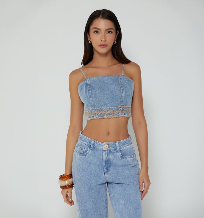 Blusa crop con tiras y bordado