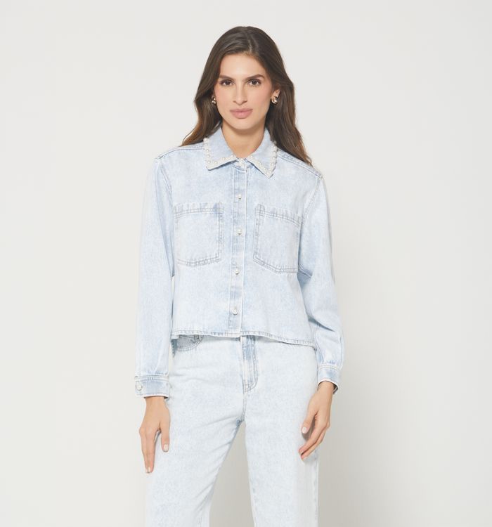 Blusa camisera con perlas