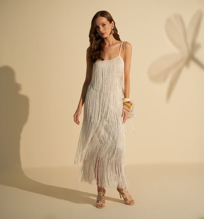 Vestido largo bordado con flecos