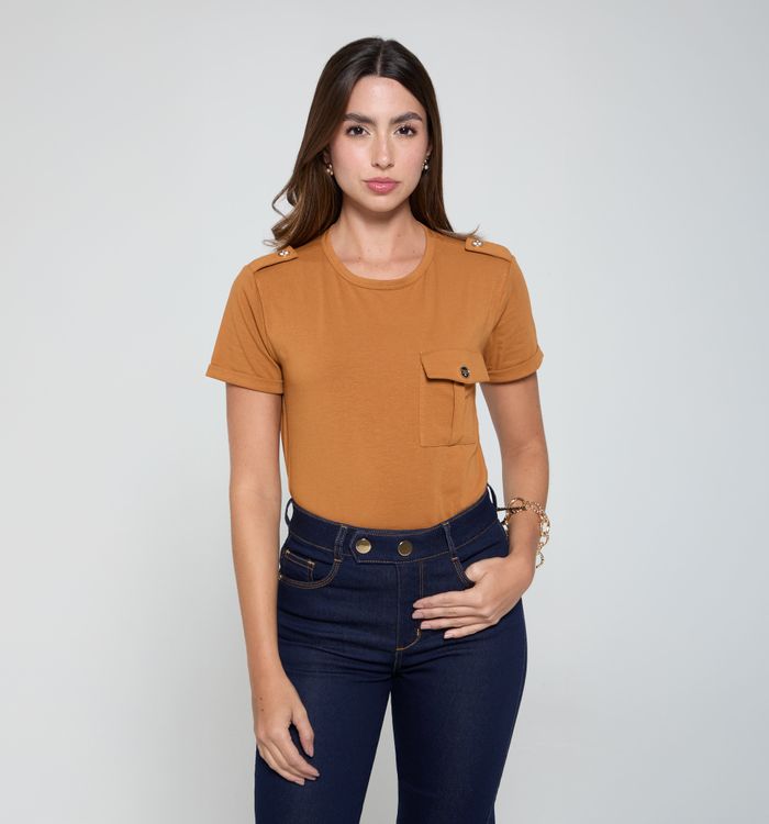 T-shirt con tapa aplique
